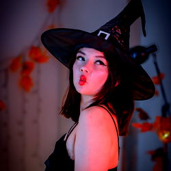 Alejandra's Enchanting Halloween Photo