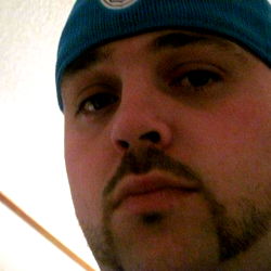 MikeW1984's Trendy Style in OnlyFans Photo