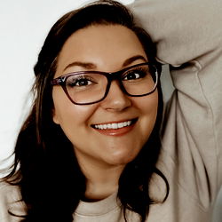 Smiling Michelle, onlyfans model