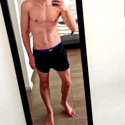 ChillDom360 in Fitness Studio Mirror Selfie