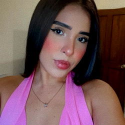 Anahi Garcia Campos - Vibrant Style Model