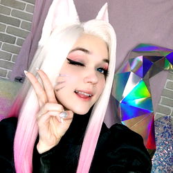 Ariadna Lobe - Vibrant Makeup, Gaming, and Cosplay Enthusiast