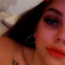 OnlyFans Model Ashley El Elysia from Vancouver - Gaming and Fashion Enthusiast