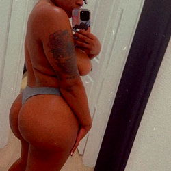 OnlyFans Model Desiree' Shantell, from Va