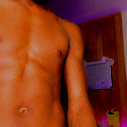 WetAirSign: A Model's Journey into Fitness and Body Positivity