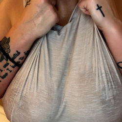 OnlyFans Model Alexis - Modeling in a Bundle, Shipping Now!