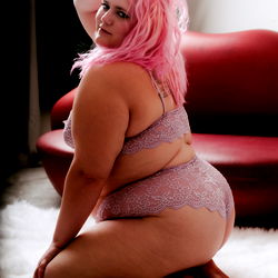 Auoric, a Full-Bodied Plus Size Model in Utah