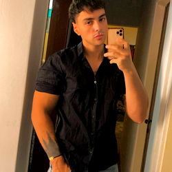 OnlyFans Model in a Smart Casual Look