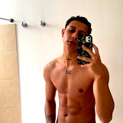 Ala - OnlyFans Model from Colombia, Shirtless Selfie in Bathroom
