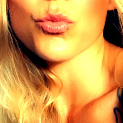 Abbie, model from Paradise