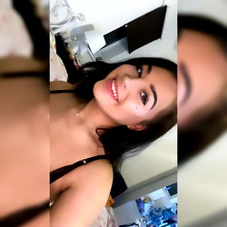 Model Dems, Capture a Happy Moment