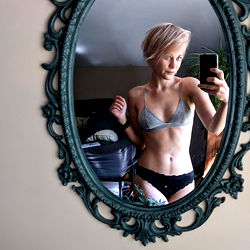 OnlyFans Model Elle 💕 in Mirror