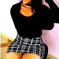 Elegant New York Model LOLA in Skater Style