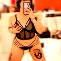 OnlyFans Model MagHamtarito in Intimate Photoshoot, Mexico