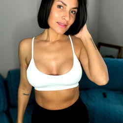 Miss_wild444 Posing in Sports Bra with Cropped Hair