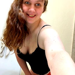 Allysa | OnlyFans Model