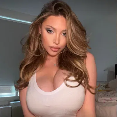 Ava Louise 🍑 photo