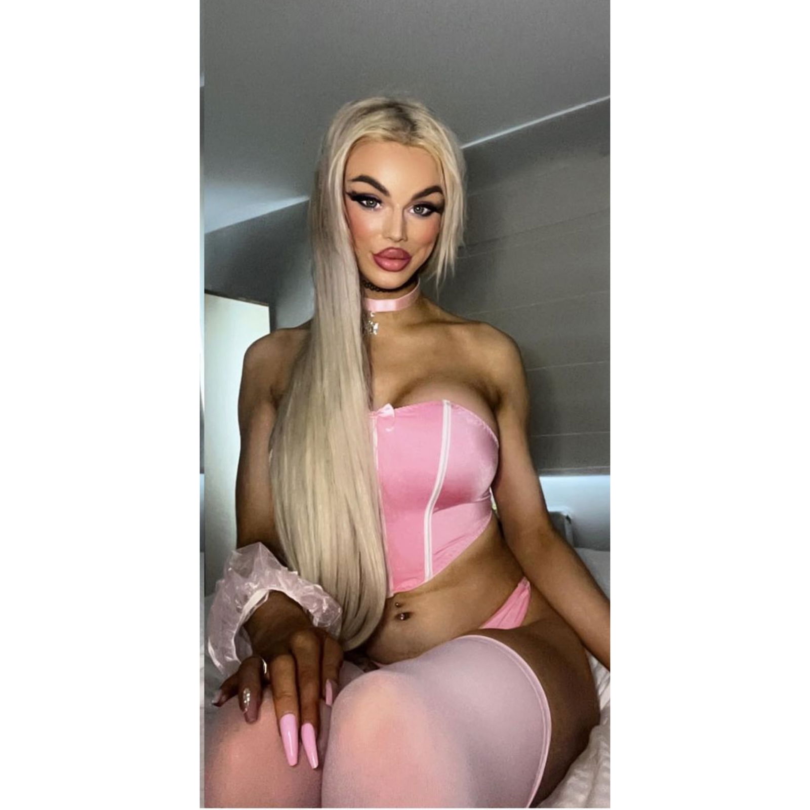 DOM BARBIE Videocall ★ photo