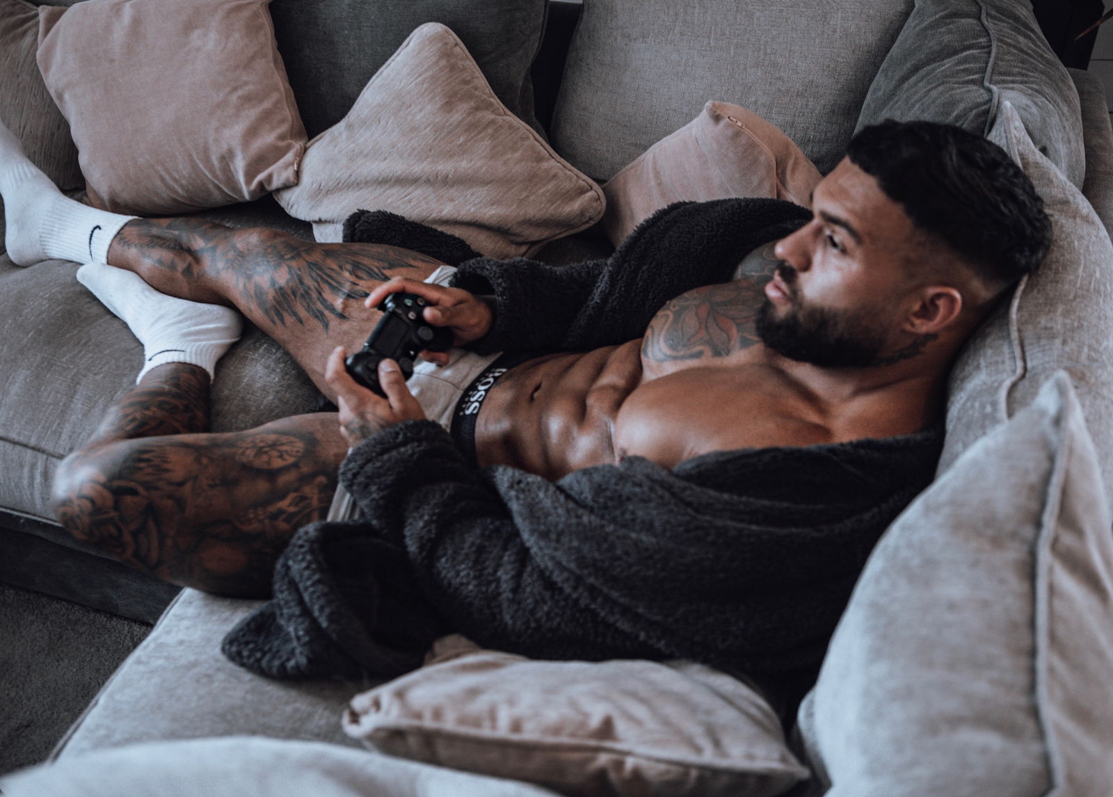 Troyz world 🌎 photo