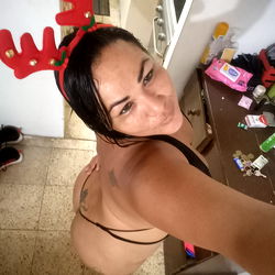 Aracely - Stylish OnlyFans Model with Reindeer Ears