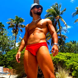 OnlyFans Model Allan X Showcasing Vacation Style