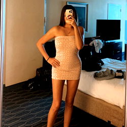 Beauty model Ash❤️ in chic hotel room