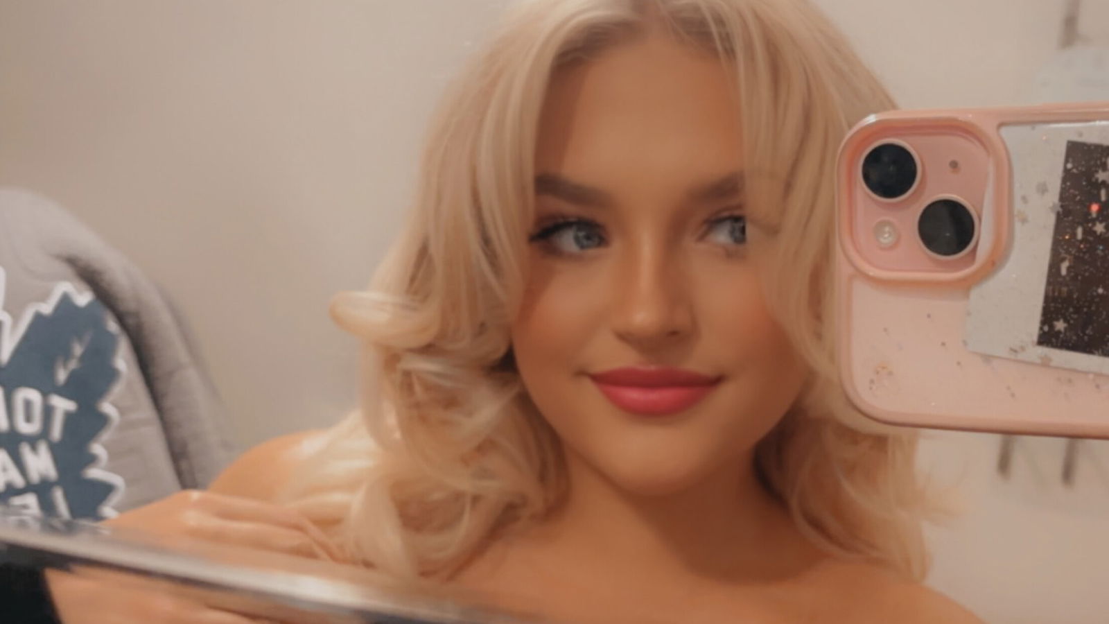 GODDESS ROXANNE photo