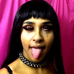 Striking Model Vicky Electrifies With Her Unique Style