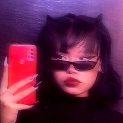 Mystical Cat-inspired Makeup and Fashion