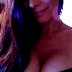 Ariana Rodríguez' OnlyFans Page - A Snapshot of Her Life