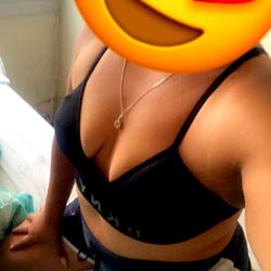 Model Dafne in Fitness Apparel Shoot