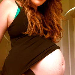 England-based Model Allexxa Pregnant Belly Posing for OnlyFans