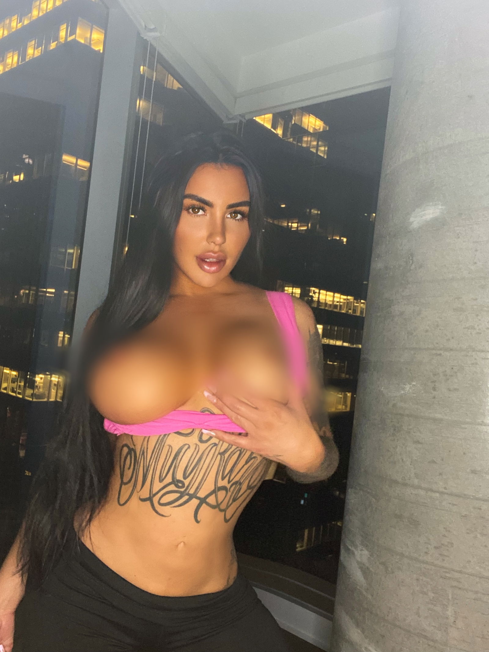 𝑱𝒐𝒉𝒂𝒏𝒂 𝑻𝒐𝒓𝒆𝒕𝒕𝒐 🤍 photo