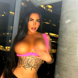 𝑱𝒐𝒉𝒂𝒏𝒂 𝑻𝒐𝒓𝒆𝒕𝒕𝒐 🤍 photo