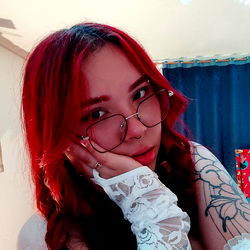 Nicole's Emotional Expression in Model Photo