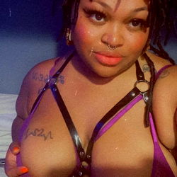 A Candid Moment from Mia the ThroatGoddessxx in Washington DC