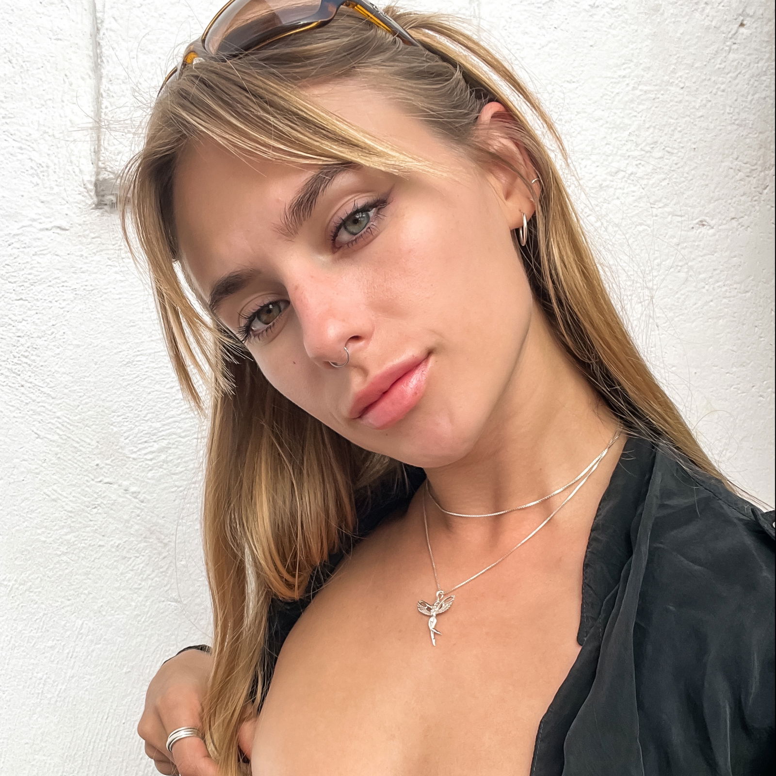 dani fae ☽༓✧*:･ﾟ photo