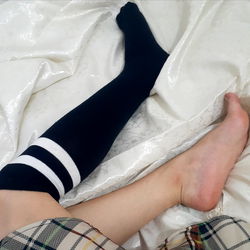 Elle Night - Athletic Socks with White Stripe and Black Leggings