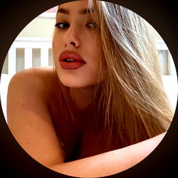 Andrea, the glamorous OnlyFans model