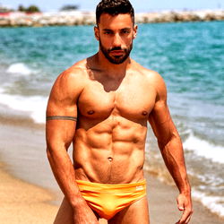 Fitness Model Leosaquettto