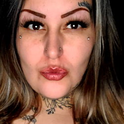 Stylish Alice from Edmonton