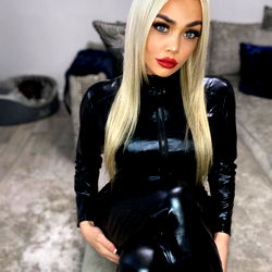 Arabella Fay 🦋 photo