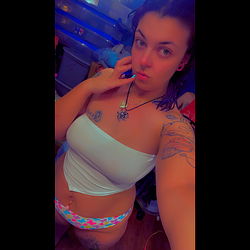 AlicesZipDrive Model on Onlyfans 🔐