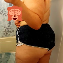 OnlyFans Model Public Masturbater in Bathing Suit