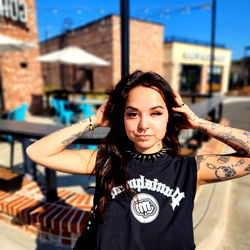 Jess, an OnlyFans model with a unique style