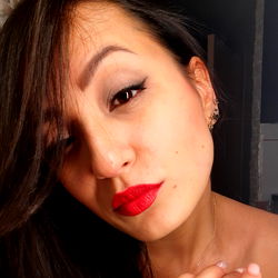 Glamorous SofiaQueen in Makeup and Red Lipstick