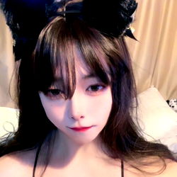 Babe Miho in Cat Ear Headband