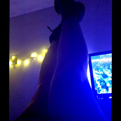 Onlyfans Model Flor Showing a Leg