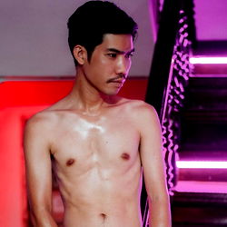 Model Art_cmx Showcasing Physique in Thailand