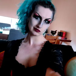 Stylish Acacia - Elegant Fashionista, Melbourne